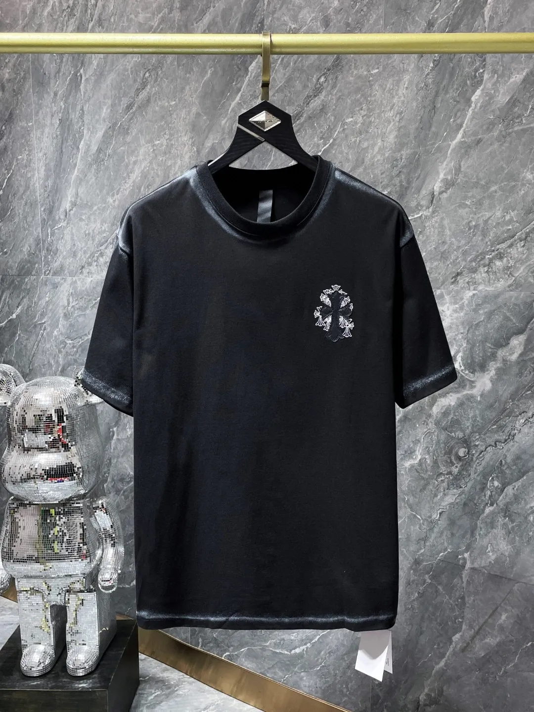 P170 New for summer Chrome Hearts 25ss High-weight, environmentally friendly and high-quality top-quality fabric 280g Cro cross leather spray-painted short sleeves High version embroidery ➕ leather version Counter synchronization Re-engraved version 1:1 Recommended colors: Gray Black Size: S, M, L, XL